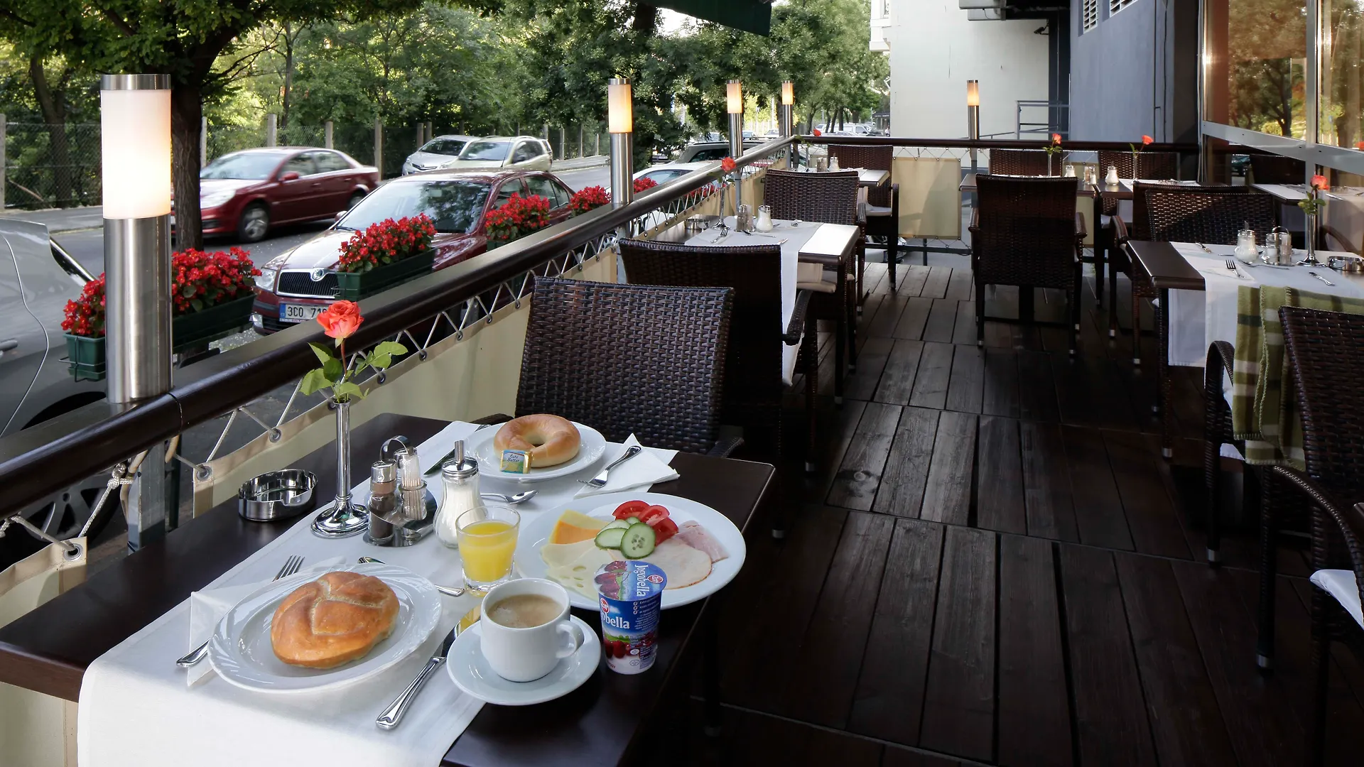 Hotel Charles Budapest 3*,